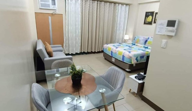 Two Palm Tree Villas close to Manila Airport - Terminal 3