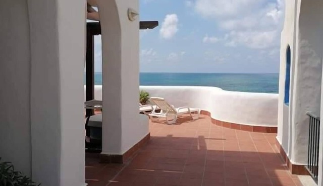 Two-room apartment, large terrace, sea front (Camellia)