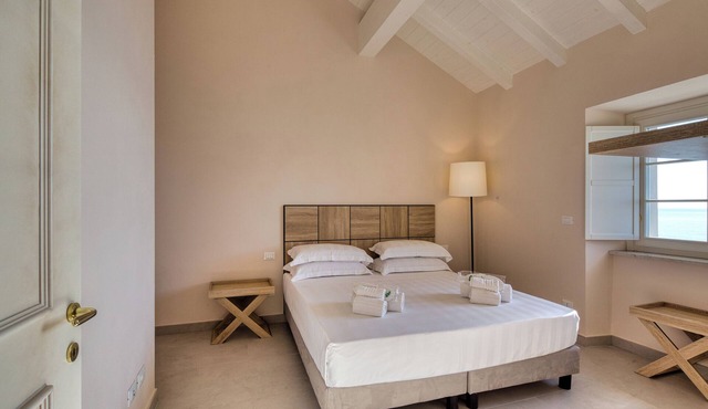 Two-room apartment with bath and sea view terrace