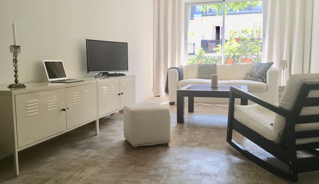 Two-room apartment with balcony at the foot of Montmartre