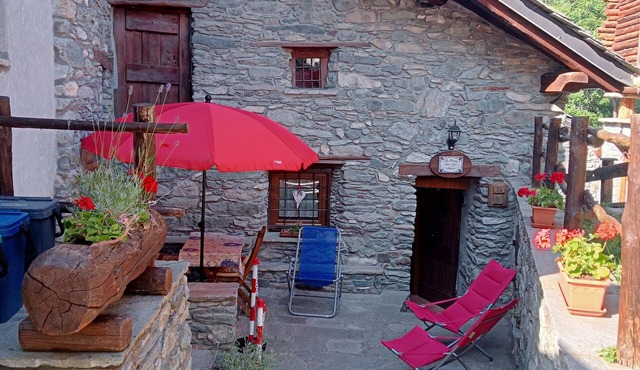 Two-roomed chalet in Antey Saint Andrè