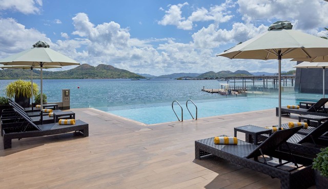 Two Seasons Coron Bayside Hotel