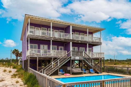 Two-Story Beachfront Condo wBalcony AC Free WiFi Shared Pool Hot Tub W&D