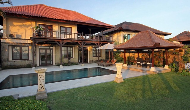 Two-story Spacious 4 BR Luxury Villa, Tabanan