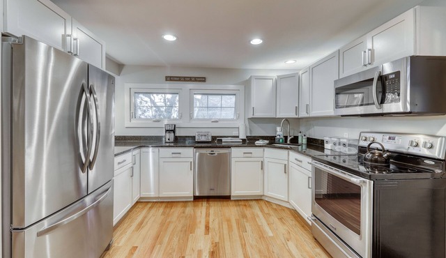 Two wonderful escapes with full kitchens, WiFi, private hot tub, & gas grill