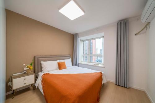 Tyms Changning 3BR Modern Apt near Weining Rd