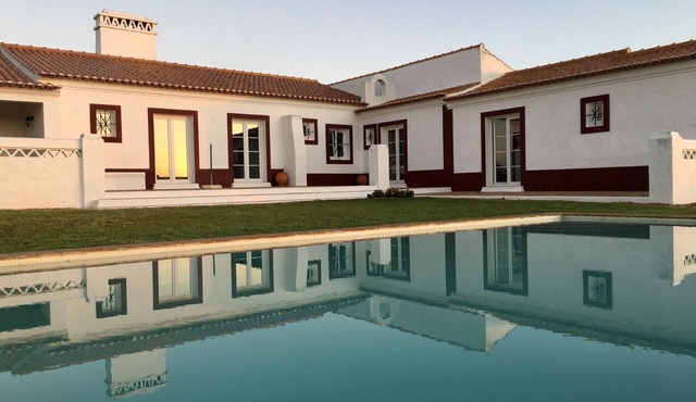 Typical Alentejo house with swimming pool (Costa Alentejana, 15 minutes from Porto Covo)