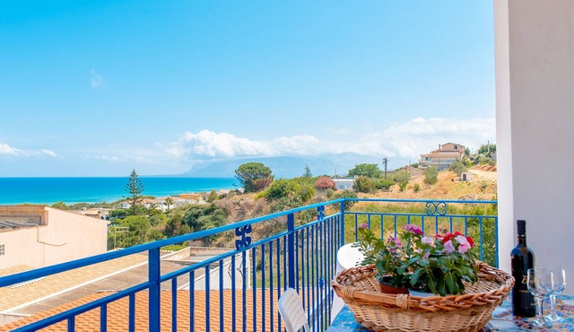 TYPICAL APARTMENT 200 METERS FROM THE SEA WIFI CAR RENTAL