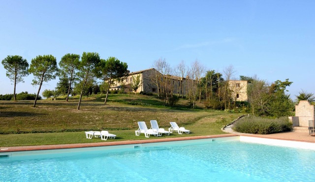 Typical former farmhouse of Tuscany, with tennis court , swimming pool,flatT6bs