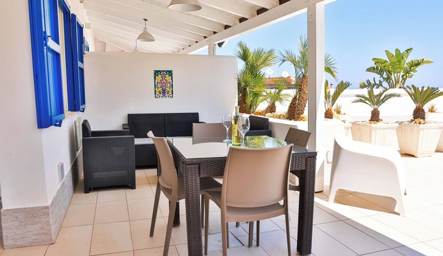Typical house 200 meters from the sea wi fi car rental