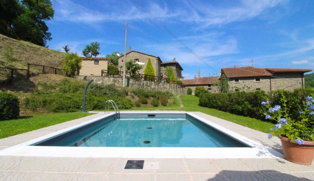 Typical stone farmhouse ideal for 2 couples with private pool and garden. Perfect for your holidays