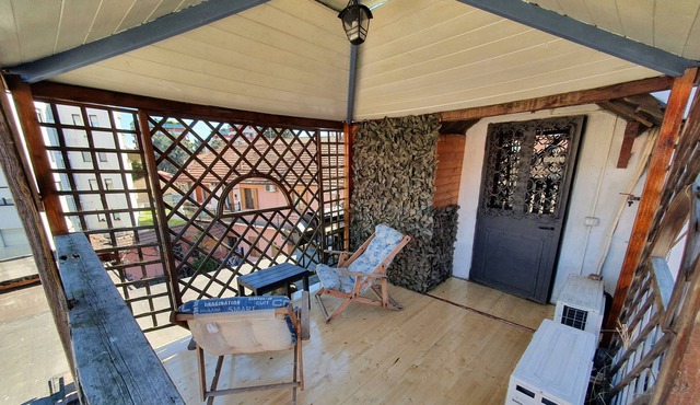 Typical mountain attic close to Fiera Milano - Apartment near the metro