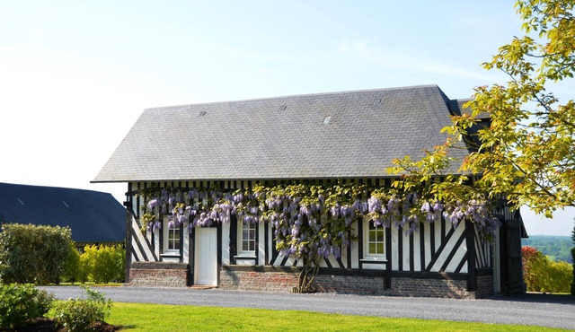 Typical Norman restaured house with panoramic views and big garden