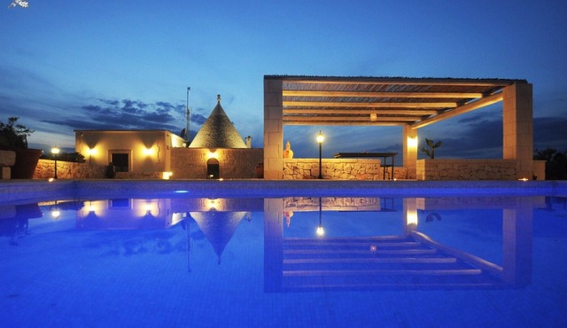 Typical rural Trullo with exclusive private pool, ideal for couples and families