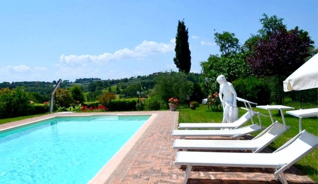 Typical villa with pigeon house known as “piccionaia” 2 km from Marciano della Chiana, in a hilly an