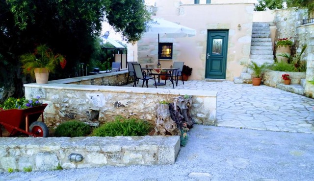 Tzitzifes Stone Mansion