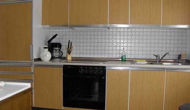 "U1 = Gudrun", for 1-3 persons - House U, for 1-15 persons, 25km to FFM-Nord