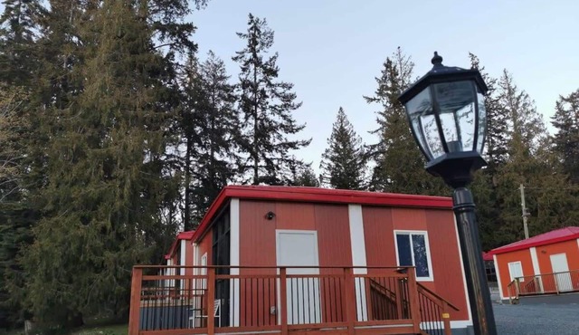 U4 Seaside Serenity: Seal Bay Glamping Retreat