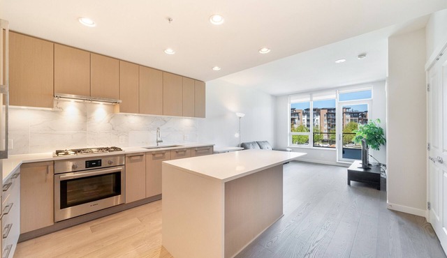 UBC luxury One bed room apartment for long term