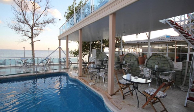Ucem Hotel