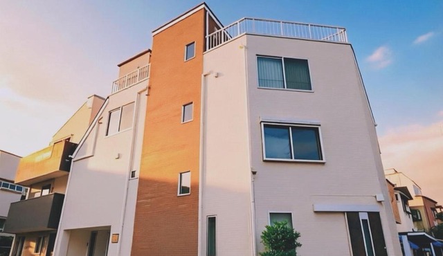 Ueno 10minutes, Tokyo University 10minutes, three BR, three toilets, Max 10 people Free parking