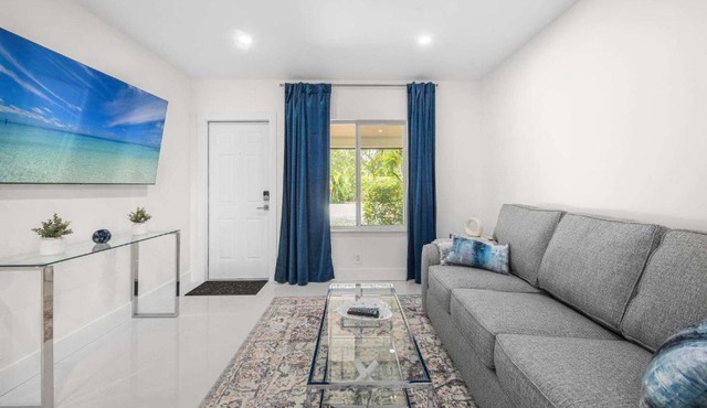 Uhost AI - Remodeled 1B Oasis in Ft Lauderdale