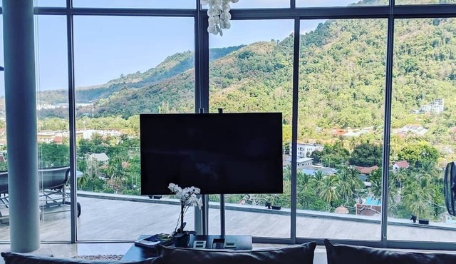 Ultimate 360 Deg, All Glass 18' Ceilings Sky-Villa Penthouse