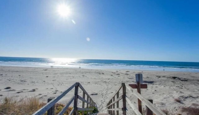 Ultimate Beachfront 7 BR, 12 beds - steps from ocean