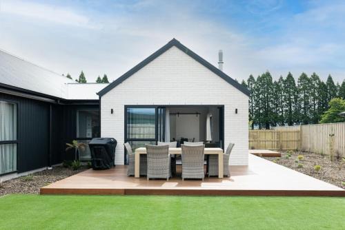 Ultimate Comfort, Brand New Warm Private Home