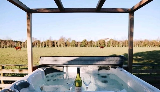 Ultimate Country Spa Getaway (Ohana)