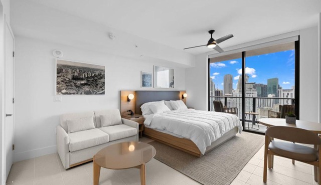 Ultimate Elegance Studio with Panoramic City Views