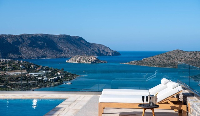 Ultimate Hideaway with Spectacular Vistas