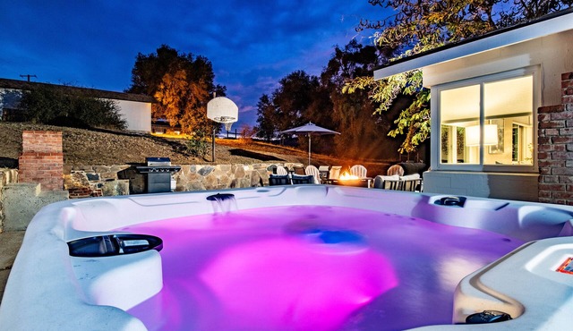 Ultimate Relaxation Retreat w/Game Room & Hot Tub