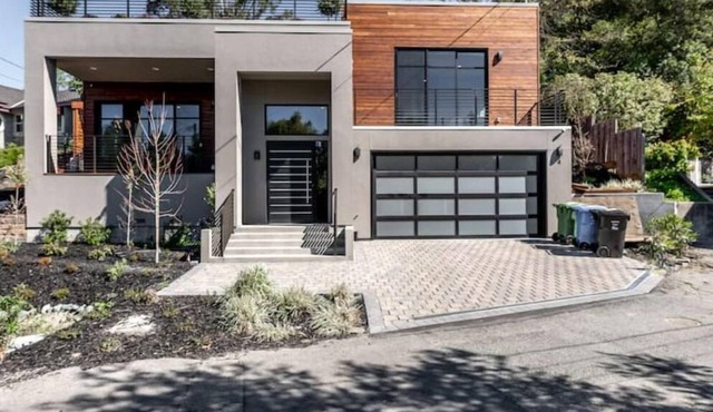 ULTRA LUXE Lafayette Modern House Brand NEW