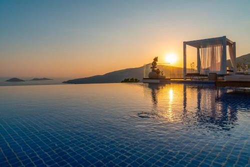 Ultra luxurious magnificent sea view villa in Kalkan Kalamar bay 4