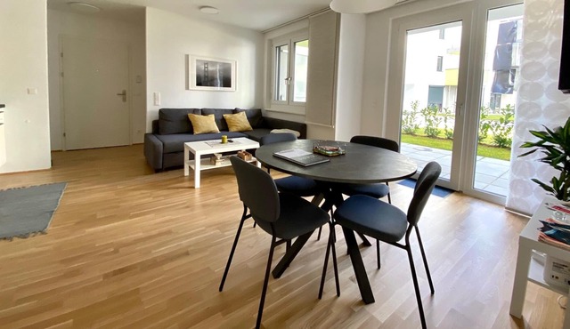 Ultra-modern apartment near the subway and Therme Wien, 15 min to Stephansplatz