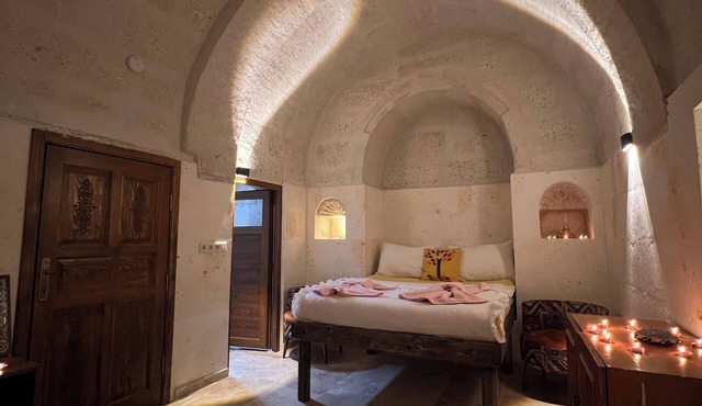 Uluyol Stone House