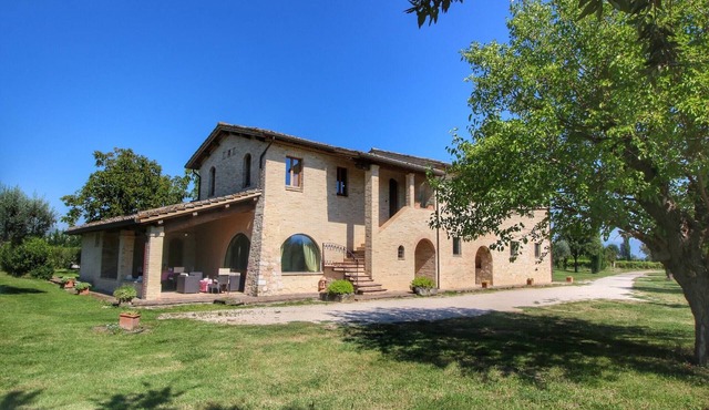 Umbrian Mansion Surrounded by Vineyards