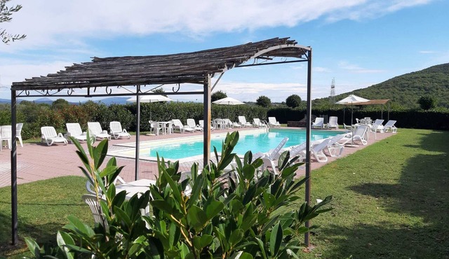 UMBRIA-BEAUTIFUL COUNTRY HOUSE IN THE GREEN HILLS OF ITALY