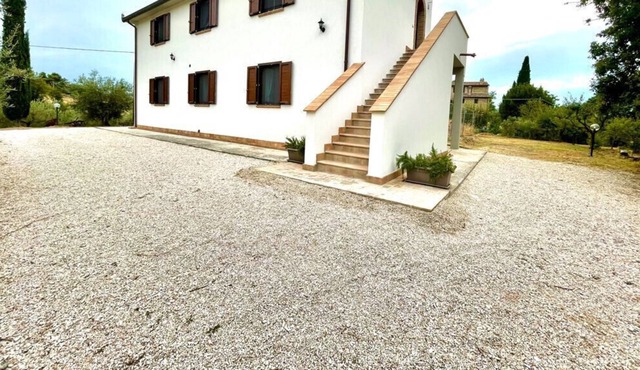 Umbrian Hills Flat - Free Parking & Garden