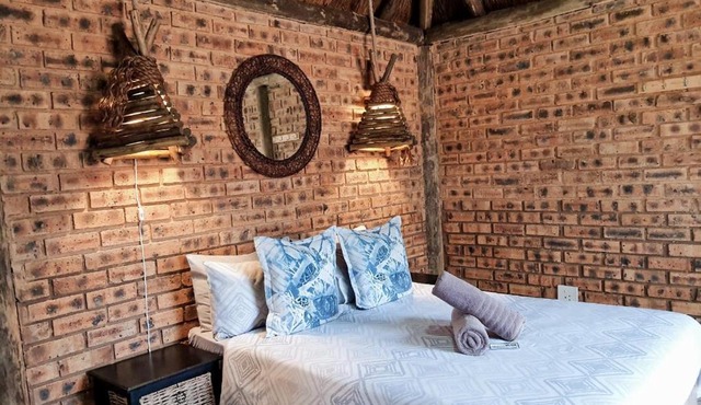 Unathi Self Catering Private Bush Lodge