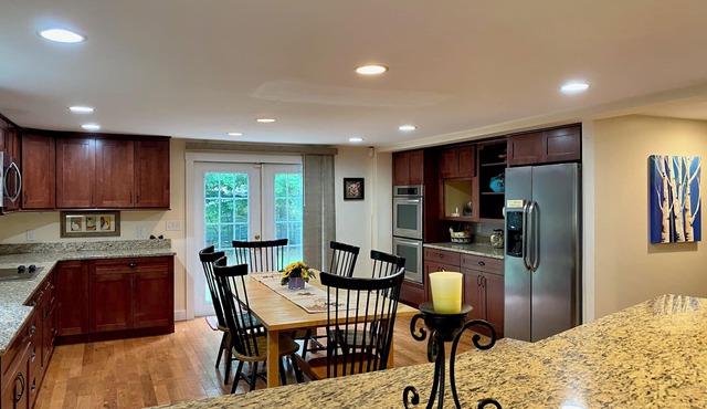 Under 500 dollars per night! Oversized 5BR & 4BA home in Meredith NH area!