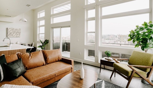Under a Modern Influence | 2bd Loft | Espadín LoHi