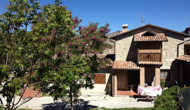Under the Arch, a holiday in the nature and silence of the Abruzzi Mountains