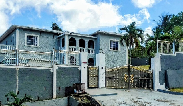 Unforgettable Escape: Nestled in the tranquil and cool hills of Mandeville