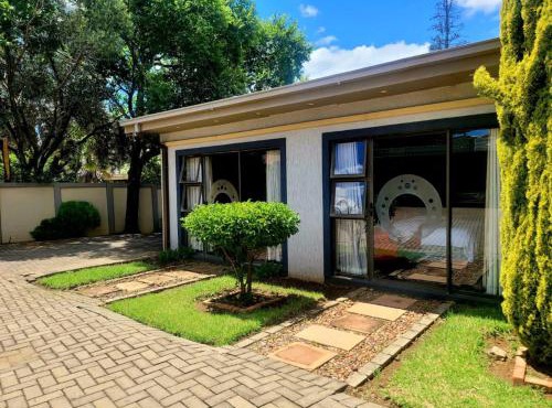 UNI Guesthouse