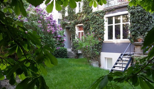 Unique 2floor renovated 100-yr-old apartment with garden in the centre of Munich