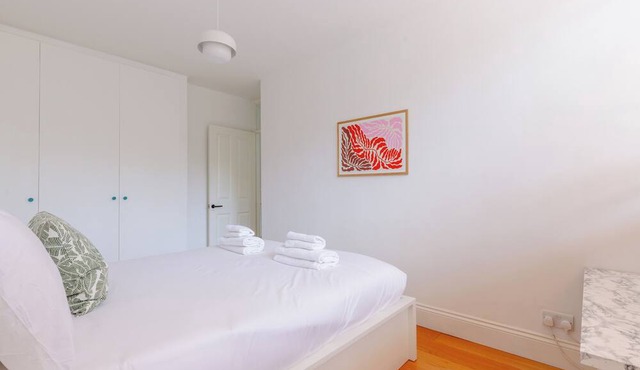 Unique 3BD Flat in Hoxton with Private Garden