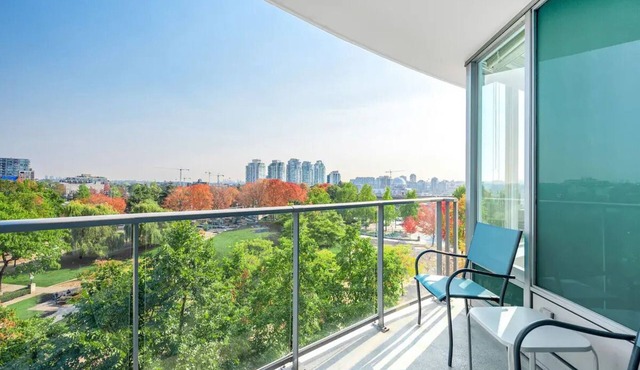 ★Unique★ 3br/2ba Beautiful Garden View Pool+Hot Tub+Sauna+Large Free Parking