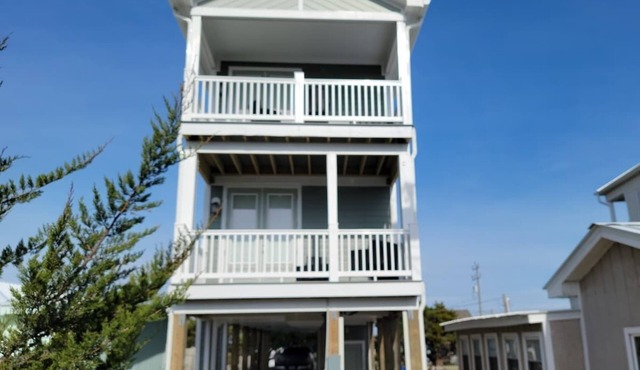 Unique 3BR Home with great views Beach Access